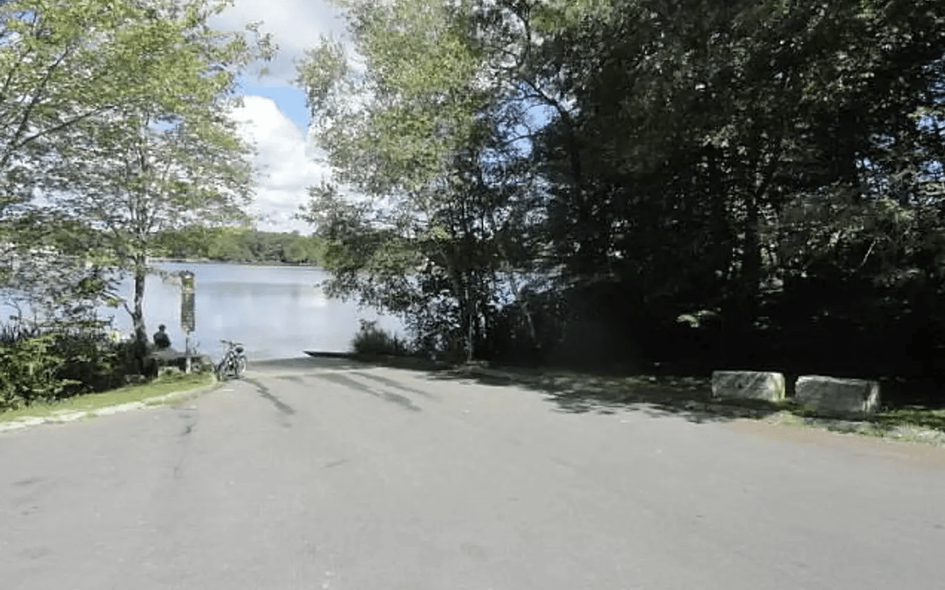 State Boat Ramp at Chebacco Lake